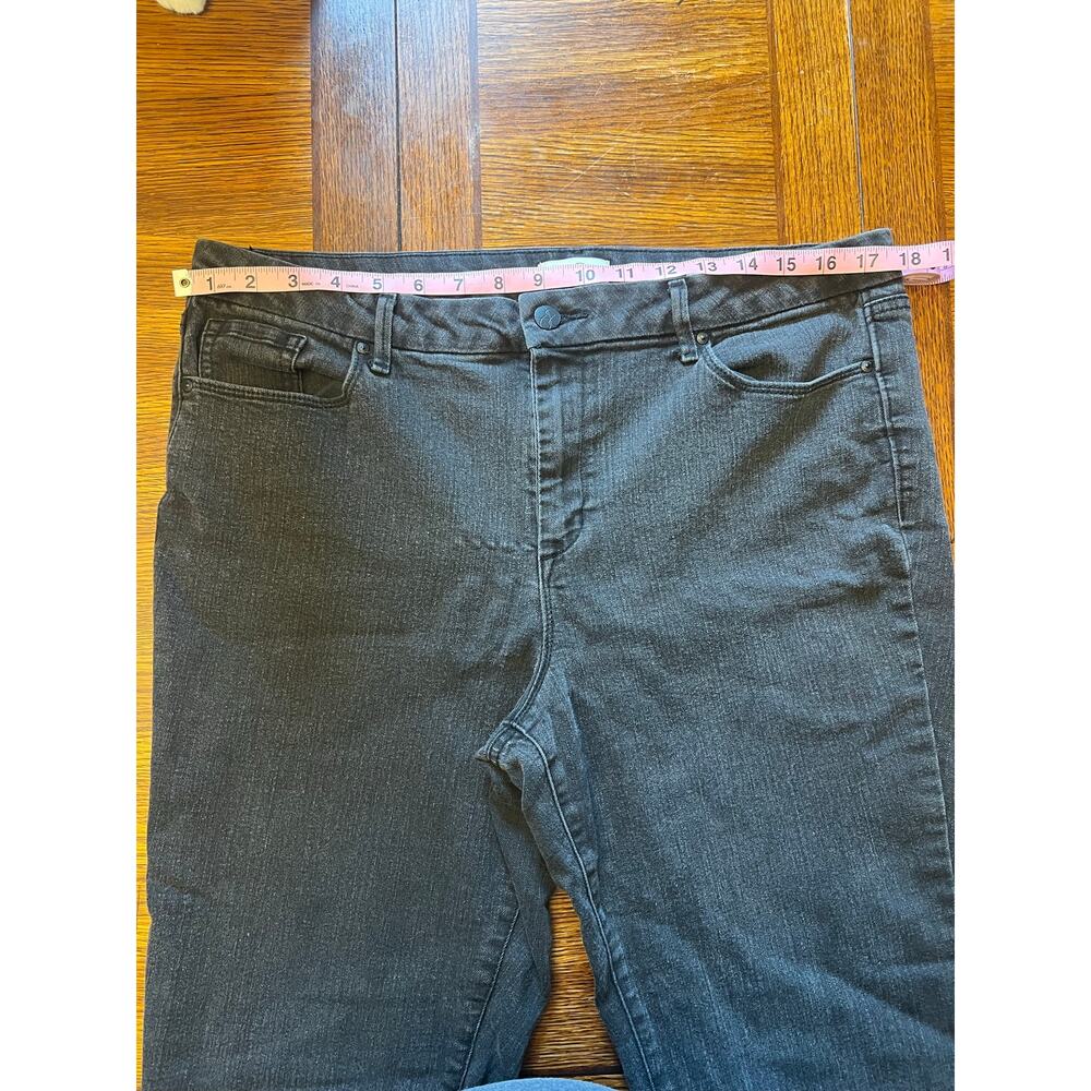 Jessica Simpson High Rise Skinny Jeans Black Faded Wash Denim Size 14/32 Stretch - Picture 9 of 12